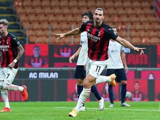 Zlatan Ibrahimovic lập cú đúp giúp AC Milan thắng trận ra quân