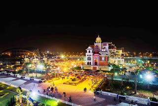 Đại sứ nhỏ nhất Làng trẻ SOS thế giới hát quốc ca Việt Nam tại Asia Park