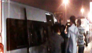 TP Hồ Chí Minh: Cảnh sát giao thông bắt tên trộm trốn trên xe khách