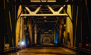 Phân luồng tổ chức giao thông phục vụ công tác kiểm định cầu Chương Dương