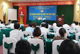 Bồi dưỡng nghiệp vụ cho cán bộ Mặt trận cơ sở