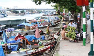 Lên phố làm nông dân