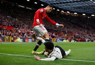 C.Ronaldo nổi điên, có hành động xấu xí 'không thể chấp nhận được'