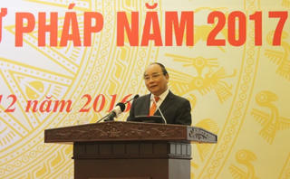 Xây dựng pháp luật: Hạn chế tình trạng 'nước sôi đợi gạo'