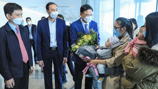 Nghĩa đồng bào trong vòng xoáy khủng hoảng Ukraine - Bài cuối: Những bàn tay nắm chặt bàn tay