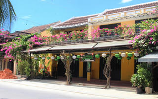 [ẢNH] TP Hội An vắng tanh trong ngày đầu giãn cách