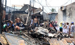 Hỏa hoạn thiêu rụi 2 căn nhà