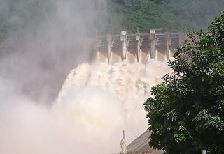 Kỹ sư bị phạt 12,5 triệu đồng vì tung tin đê sắp vỡ