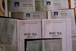 'Nâng học lực' cho học sinh, phó hiệu trưởng mất chức