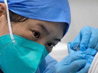 Trung Quốc cấp phép sử dụng khẩn cấp vaccine ngừa Covid-19 thứ 4