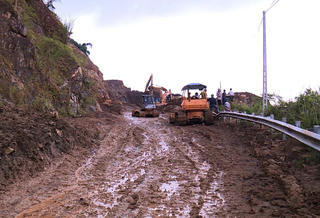 Nơi cơn lũ đi qua