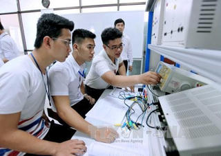 Khi trường được trao quyền
