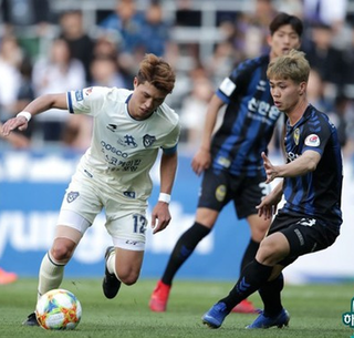 Công Phượng vẫn chật vật tìm chỗ đứng trong đội hình Incheon United
