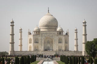Ấn Độ hạn chế lượng du khách nội tham quan khu lăng mộ Taj Mahal