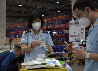 Buôn lậu thuốc, thiết bị y tế trong mùa dịch: Cần xử lý nghiêm để răn đe