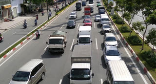 Thành phố Hồ̀ Chí Minh: Tìm giải pháp giảm ùn tắc giao thông