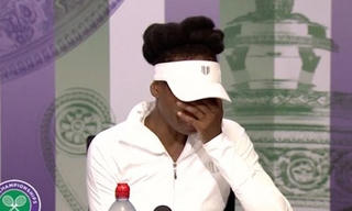Venus Williams bật khóc trong phòng họp báo Wimbledon