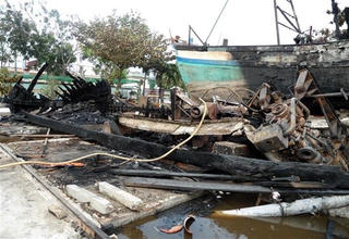 2 tàu khai thác thủy sản bốc cháy