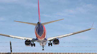 Mỹ: Boeing 737 MAX lại gặp sự cố, hạ cánh khẩn cấp tại Florida