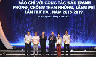 Mặt trận và báo chí đồng hành chống tham nhũng
