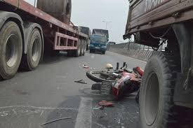 Tai nạn giữa cầu khiến một người tử vong