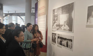 Triển lãm ảnh về tình hữu nghị