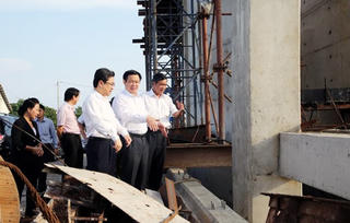 Phó Thủ tướng: Ưu tiên xây dựng hệ thống ngăn mặn