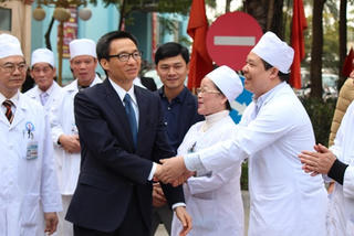 ‘Không được phân biệt công tư trong chăm sóc sức khỏe’