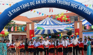 Bàn giao mô hình trường học an toàn thứ hai tại Việt Nam