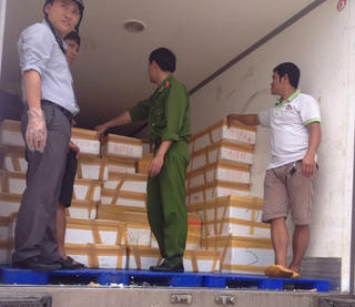 Bắt 5 tạ nội tạng thối trên đường về Quảng Ninh