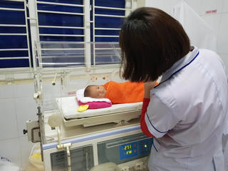 Bé gái sơ sinh bị bỏ rơi trong bệnh viện