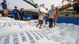 Xuất khẩu gạo và cao su cùng tăng