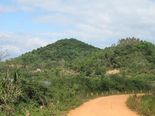 Khi nhiều người thân cùng làm 'quan xã'