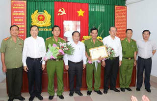 Thưởng “nóng” 50 triệu đồng triệt phá vụ ma túy đá lớn nhất ĐBSCL