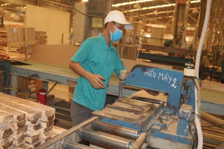 Đơn hàng đổ về, doanh nghiệp vẫn do dự tăng năng suất