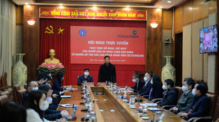 Hơn 12 nghìn sổ BHXH, thẻ BHYT trao tặng cho người dân có hoàn cảnh khó khăn
