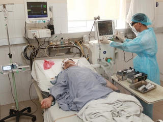 Không tiêm phòng dại, một nam bệnh nhân nguy kịch