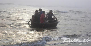 Sóng lớn đánh lật thuyền thúng, một người tử vong