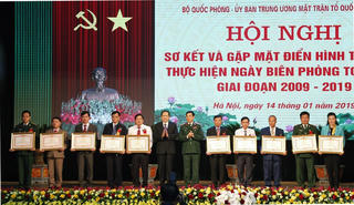 Mỗi người dân là một cột mốc sống