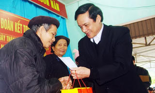 Ngày hội dưới chân núi Nàng Tiên