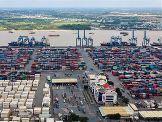 Logistics chậm hiện đại , khó bứt phá