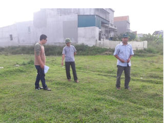 Khởi tố một Chủ tịch xã vì xóm trưởng bán đất trái thẩm quyền