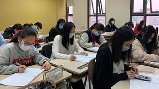 Thi hay xét tốt nghiệp?
