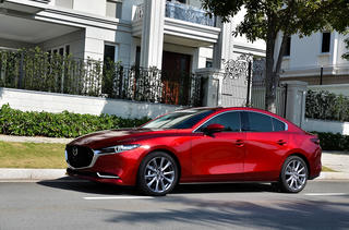 Khách hàng mua xe Kia, Mazda trong tháng 6/2021 được hưởng ưu đãi đặc biệt