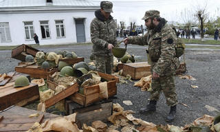Armenia-Azerbaijan đạt thỏa thuận ngừng bắn