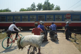 Nguy hiểm đường ngang