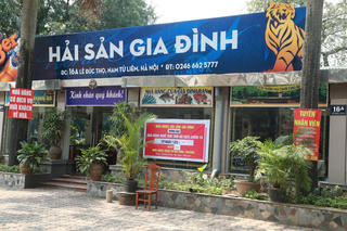 Nhiều dịch vụ, hàng quán tạm ngừng hoạt động