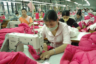 Ngành công thương nỗ lực tái cơ cấu