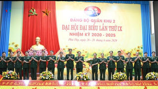 Thiếu tướng Trịnh Văn Quyết được bầu làm Bí thư Đảng uỷ Quân khu 2
