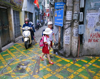 Làn đường an toàn cho trẻ tới trường: Khó cũng quyết làm